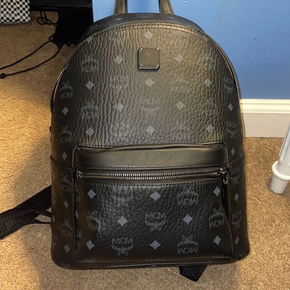 Black men mcm backpack - Picture 3 of 4